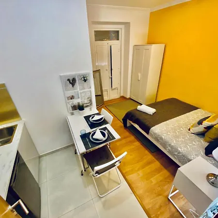 Luxury Studio Flat In Lisbon City Center, Station דירה